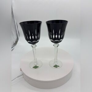 Elegant Onxy cut to Clear Wine Glasses